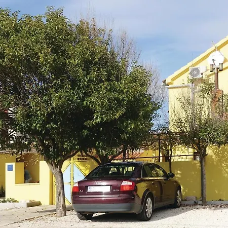 Two-bedroom In Zaton Apartament