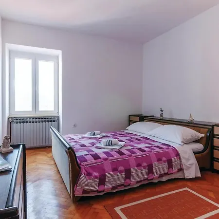 Two-bedroom In Zaton *