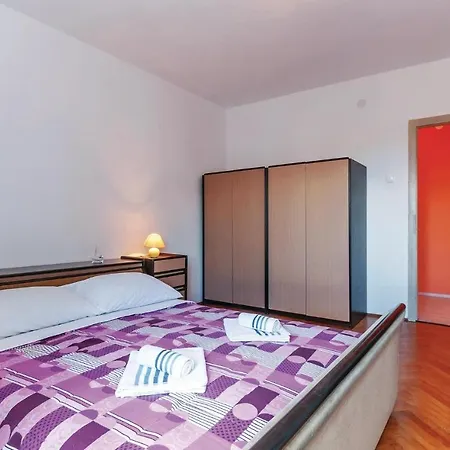 Two-bedroom In Zaton Apartament
